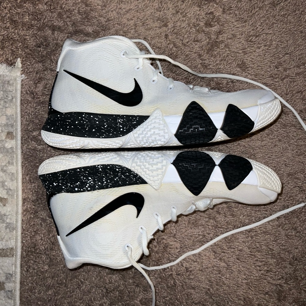 Kyrie 4 basketball shoes